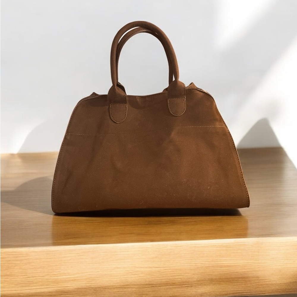 Woman’s Faux Suede Sachel Bag W/ Gold Hardware snap closure NWOT ~ LAST ONE - Picture 2 of 7